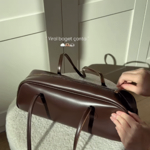 Viral Baguette Shoulder Bag – Minimalist & Elegant Charm