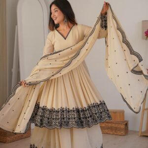 ovi-031_25437031 ✨ Cream & Black Designer Anarkali Gown Set ✨