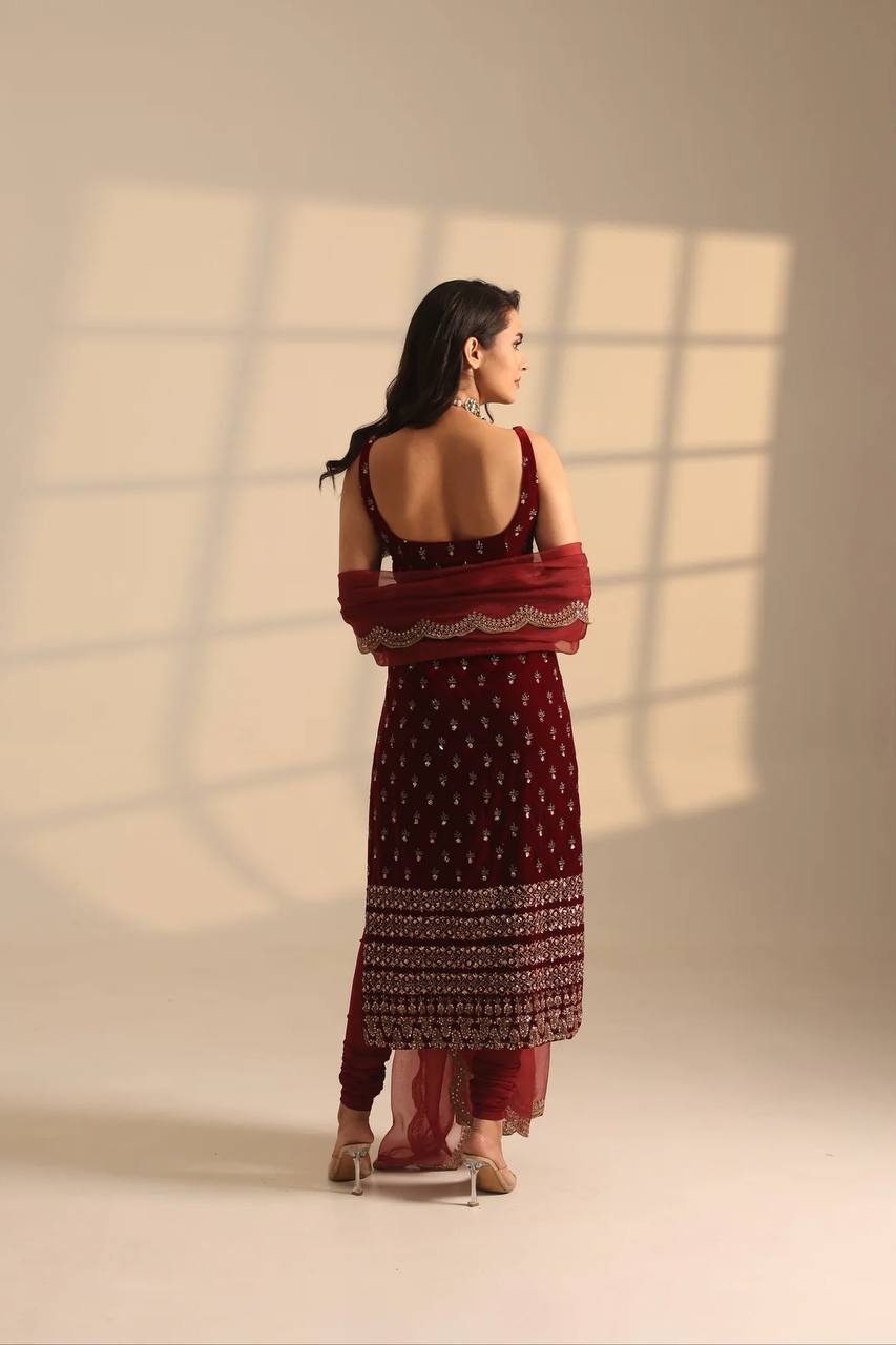 ovi-009_1576009 ๐บ Elegant Maroon Embroidered Kurti Set with Dupatta ๐บ - Image 4