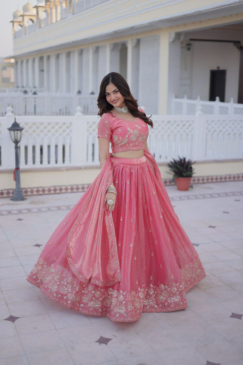 ovi-048_2703048 πΈ Elegant Pink Embroidered Lehenga Choli Set