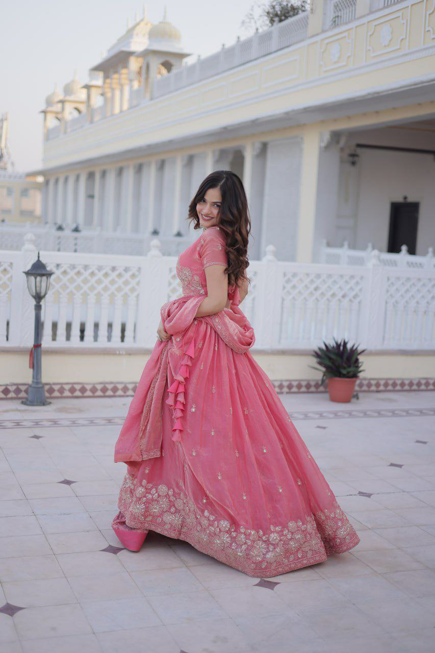 ovi-048_2703048 πΈ Elegant Pink Embroidered Lehenga Choli Set - Image 3